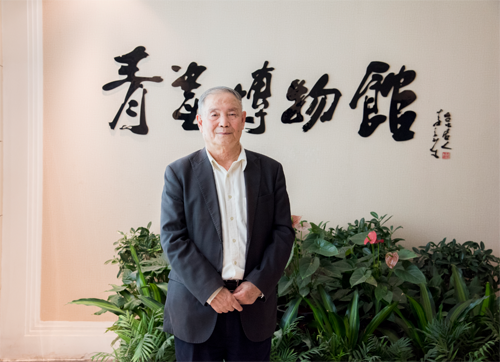北京大学经济学院前任副院长、党委书记、博士生导师雎国余教授莅临参观汝州青瓷博物馆
